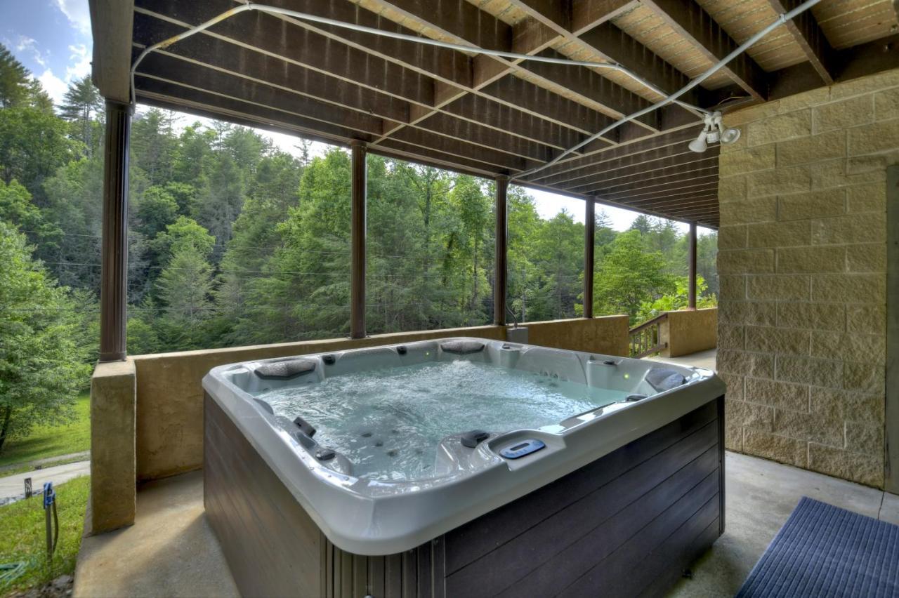 The Chariot - Creek Front With Hottub, Fire Pits, Billiards, Ev Charger - Sandalwood Stays 蓝岭 外观 照片