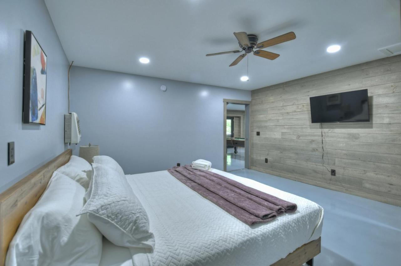 The Chariot - Creek Front With Hottub, Fire Pits, Billiards, Ev Charger - Sandalwood Stays 蓝岭 外观 照片