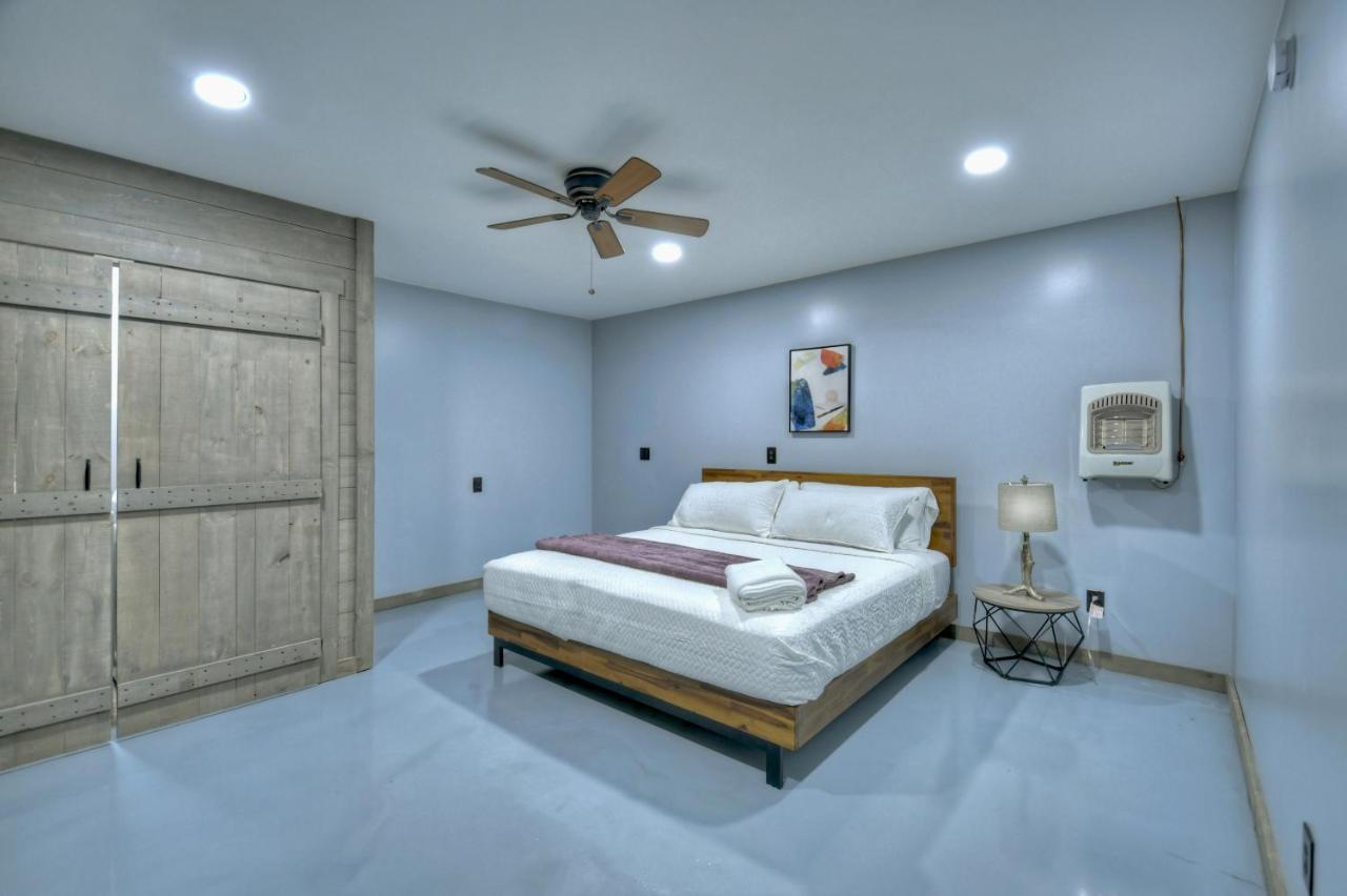 The Chariot - Creek Front With Hottub, Fire Pits, Billiards, Ev Charger - Sandalwood Stays 蓝岭 外观 照片