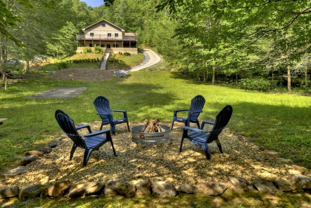 The Chariot - Creek Front With Hottub, Fire Pits, Billiards, Ev Charger - Sandalwood Stays 蓝岭 外观 照片