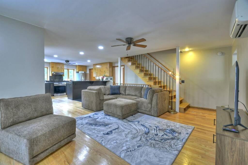 The Chariot - Creek Front With Hottub, Fire Pits, Billiards, Ev Charger - Sandalwood Stays 蓝岭 外观 照片